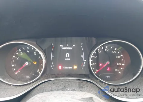 2018 Jeep Compass Latitude 4X4 из США, поврежденный, VIN 3C4NJDBB8JT315030